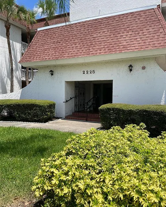 2225 Holden Ave #104