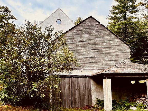 4th image of 437 Avery Hill Road