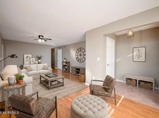 233 Cloverdale Dr, Lakewood, NJ 08701