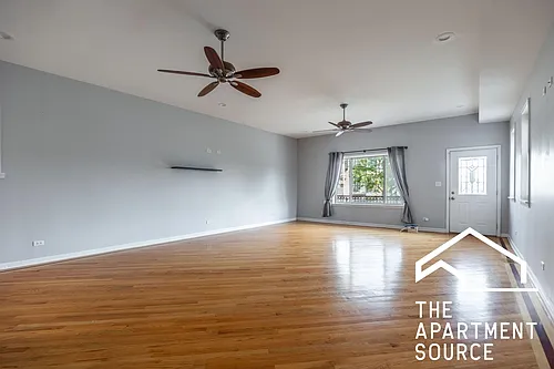 1327 W Walton St #2 Photo 1