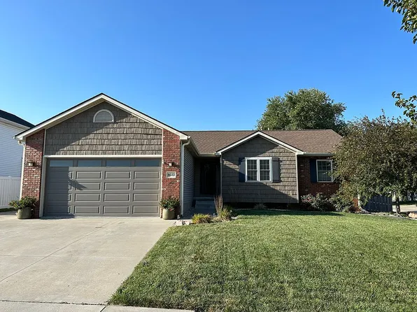 8640 Misty Blue Cir, Lincoln, NE 68505
