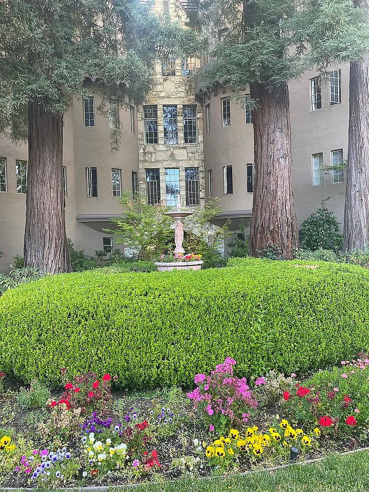 1 Duane Street Apartments — Photo 1