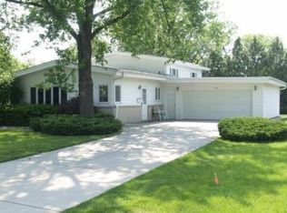 126 Stacy Ct, Glenview, IL