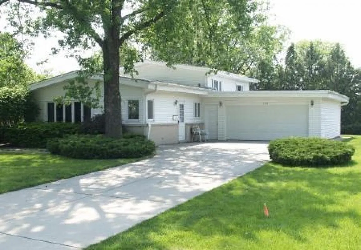 126 Stacy Ct photo 1
