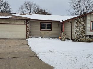 2420 N Edgemoor St, Wichita, KS 67220