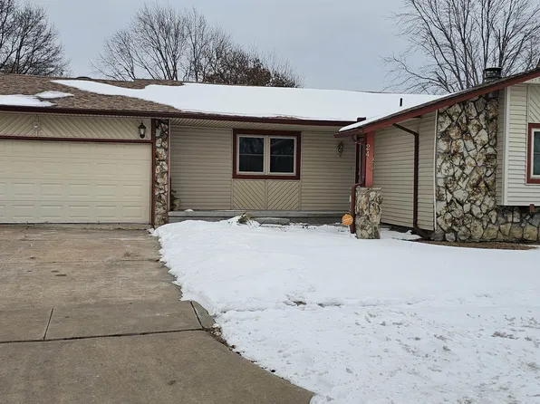 2420 N Edgemoor St, Wichita, KS 67220