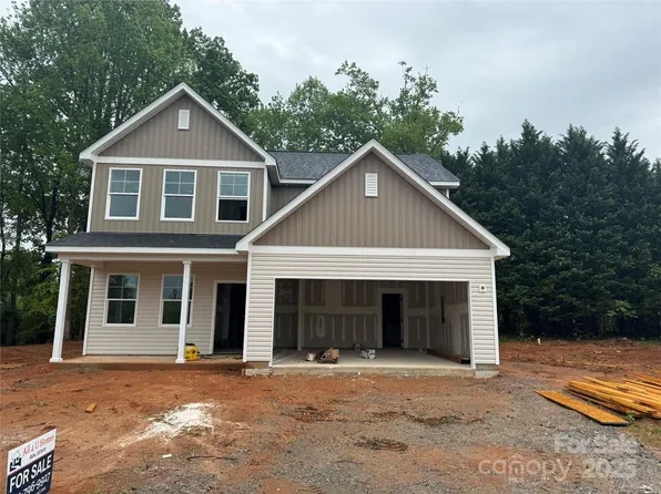 1216 Fall Day Cir SW, Lenoir, NC 28645