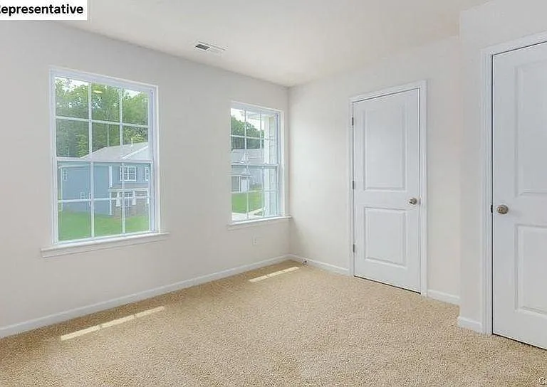 154 Calderdale Ln — Photo 8