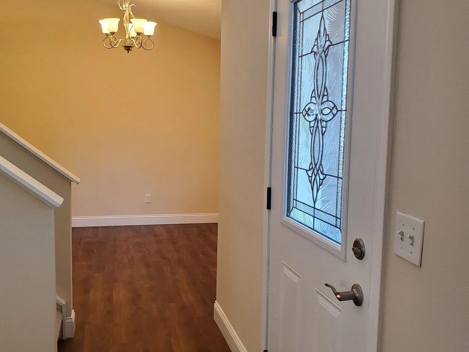 4 bed, 3.5 bath, 2698 sqft, $2,550 — Photo 2