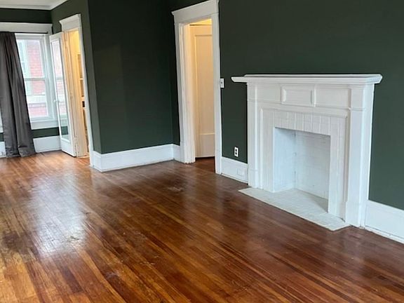 3rd image of 21 Casterton Ave #2