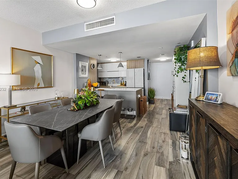 600 NE 27th St #2202 — Photo 7