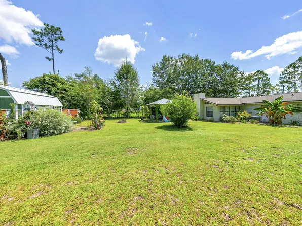 90 Jones Dr, Freeport, FL 32439