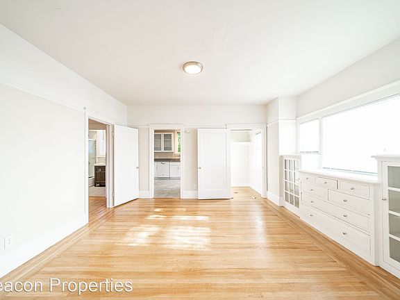 3rd image of 462 40th St