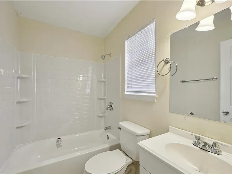 303 Hardy Ave — Photo 7