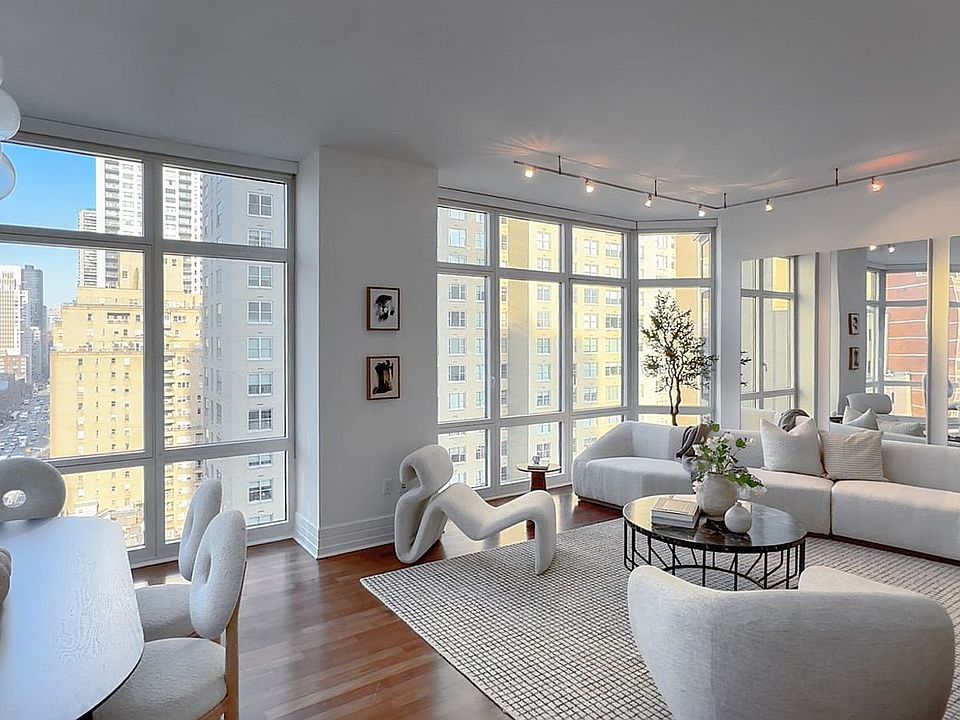 1st image of 300 E 55th St APT 17B
