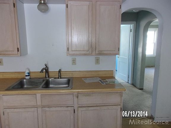 5th image of 19132 Florian St