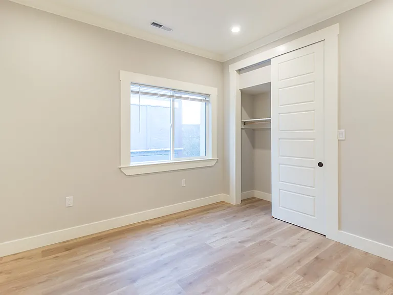 852 Mead Ave — Photo 12