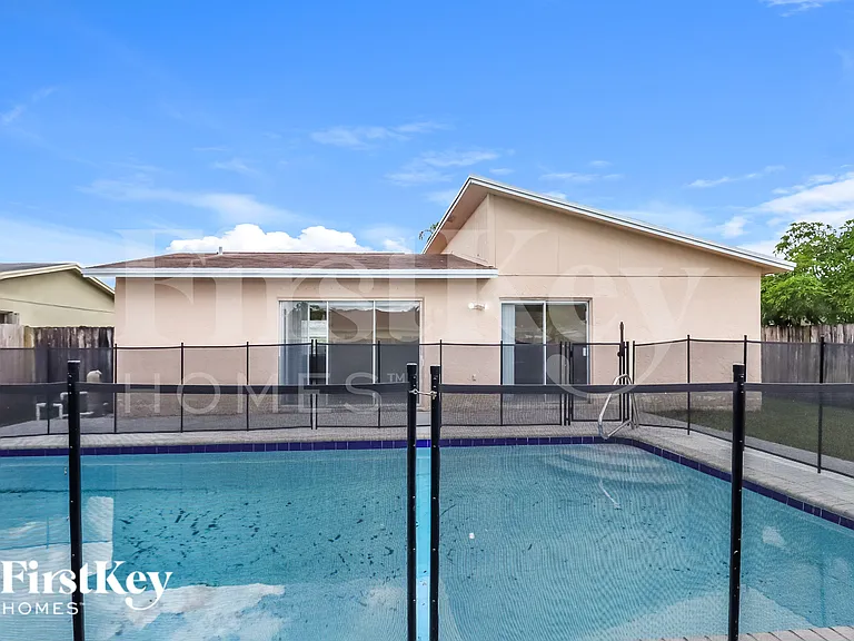 7701 SW 7th Ct — Photo 15