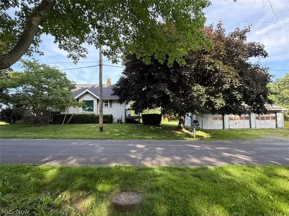 853 Swartz Rd, Akron, OH 44319