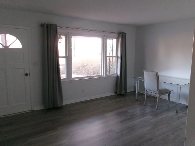 320 Broken Saddle Ln — Photo 4