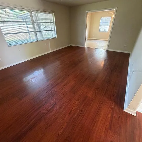 517 London Rd — Photo 7