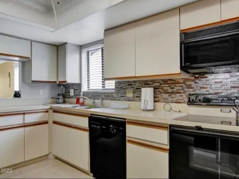 5801 N Atlantic Ave — Photo 20