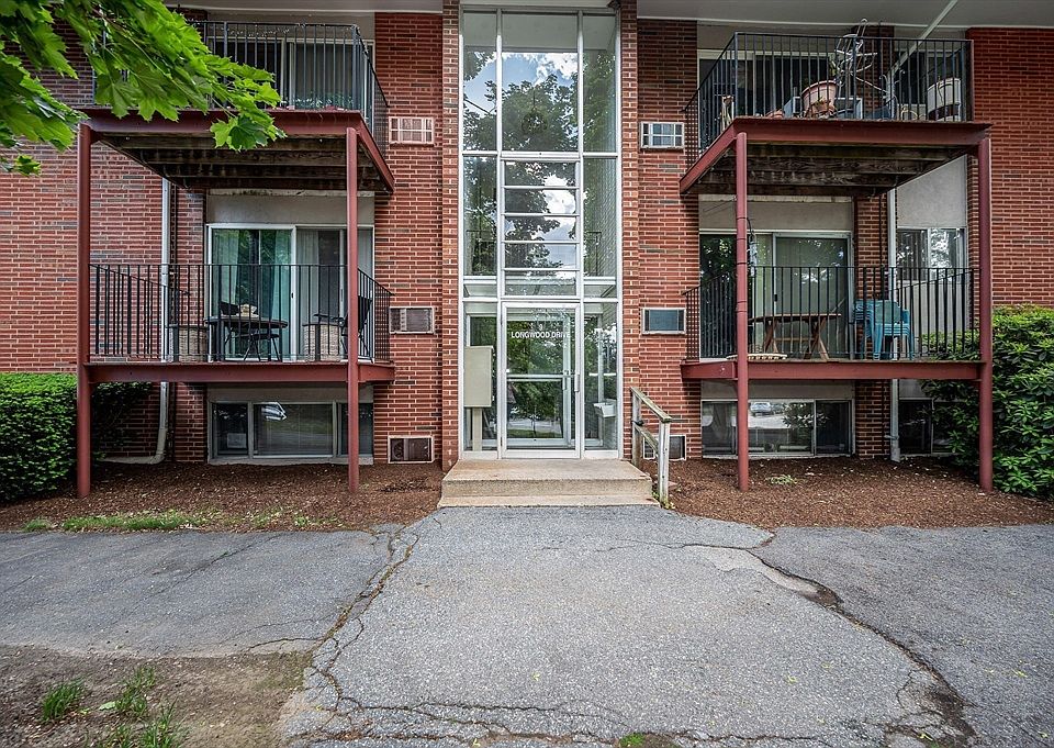 1st image of 9 Longwood Dr APT 1