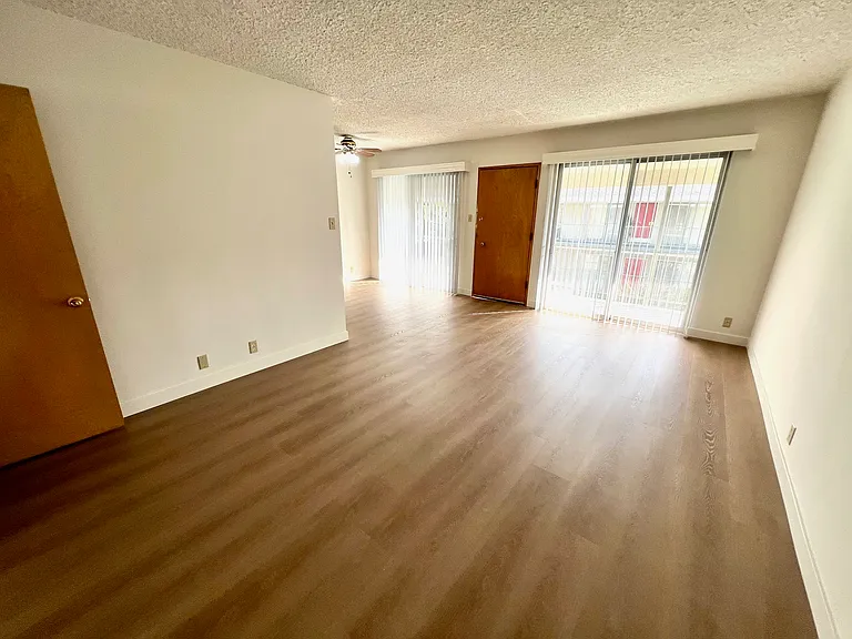 Arcadia Manor — Photo 4