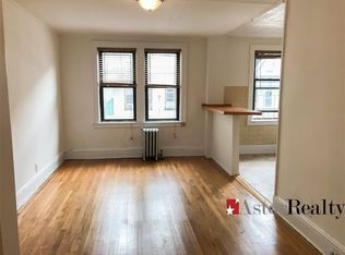 31-69 35th St #2R, Astoria, NY 11106