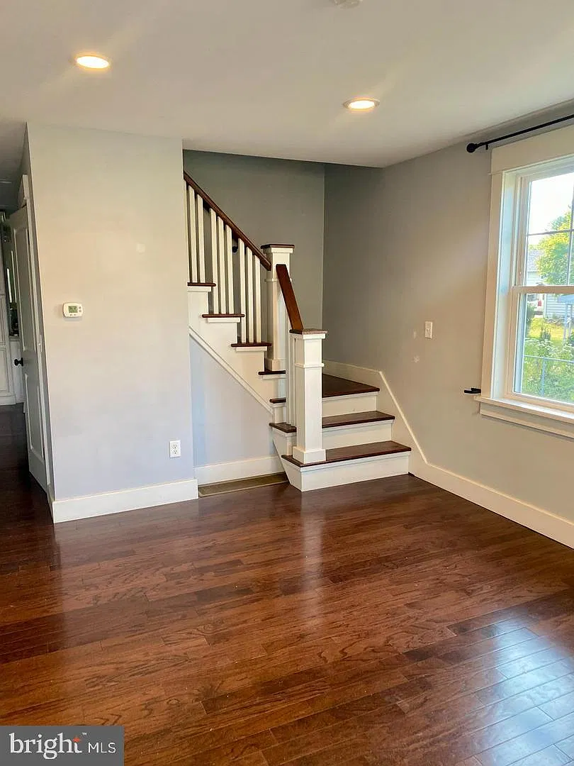 2 bed, 1.0 bath, 1106 sqft, $1,750 — Photo 4
