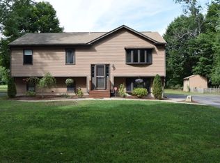 31 Pleasant St, Middleboro, MA 02346