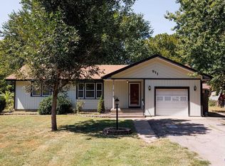 511 Main St, Maple Hill, KS 66507