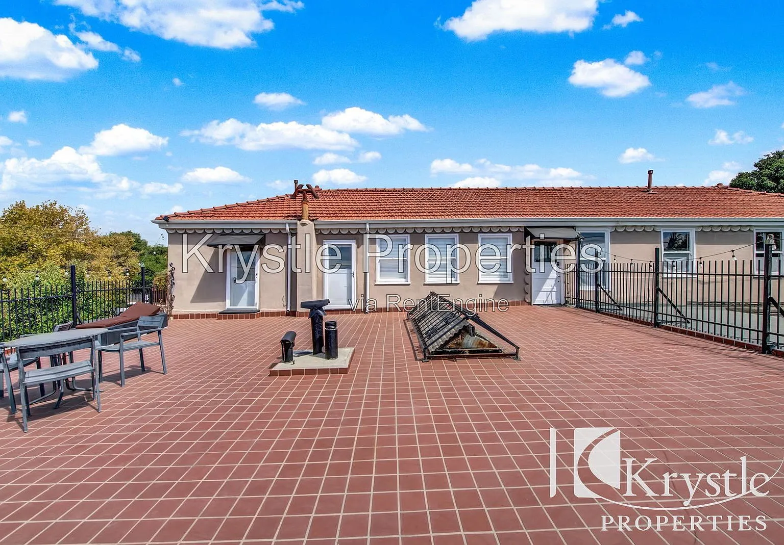 2 bed, 1.0 bath, $1,850 — Photo 2