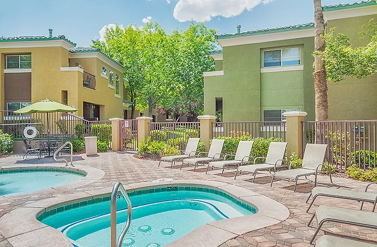 Horizon Ridge Apartments — Photo 15