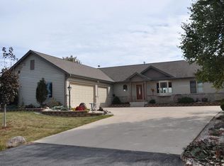 114 Gaul Rd, Dousman, WI 53118
