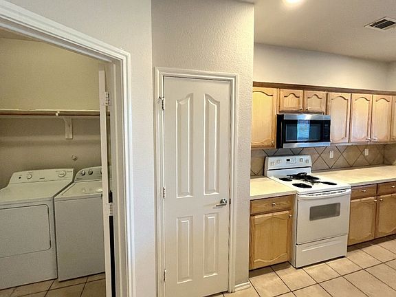 5th image of 7417 Alverstone Dr