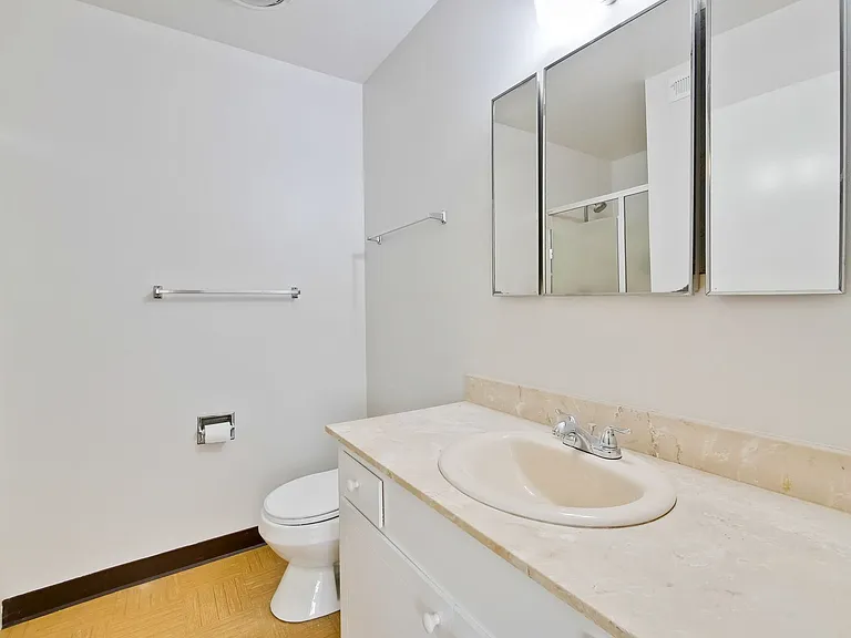 21940 Rucker Dr — Photo 29