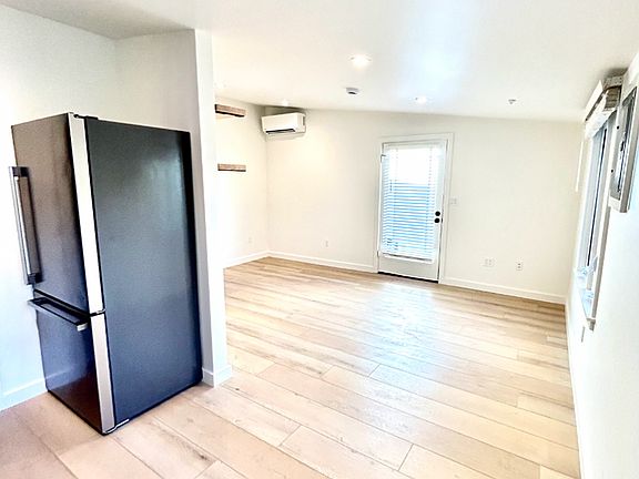 3rd image of 510 Chapala St APT 7