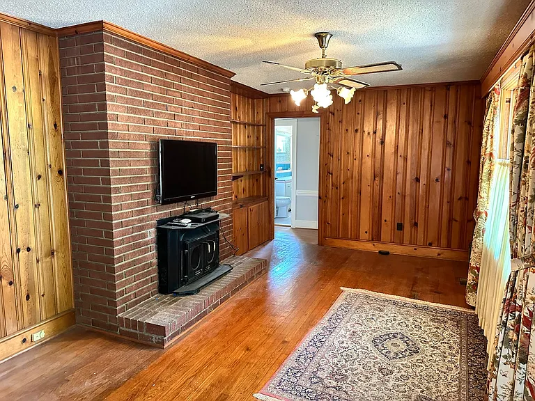 360 Melton Rd — Photo 7