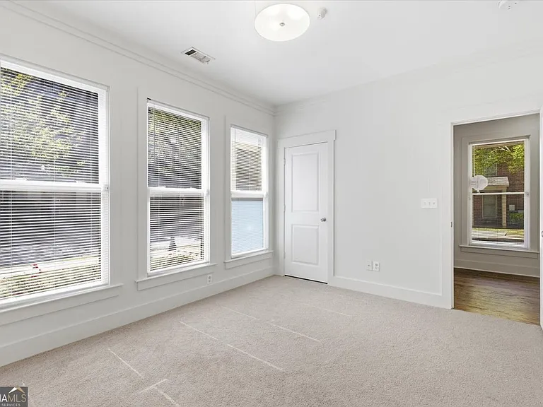 740 Liberty Commons Dr NW — Photo 8