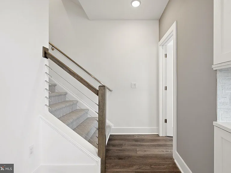 44824 Tiverton Sq — Photo 34