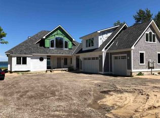 5882 M 66 N, Charlevoix, MI 49720