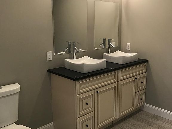 4th image of 39 E Northampton St #202