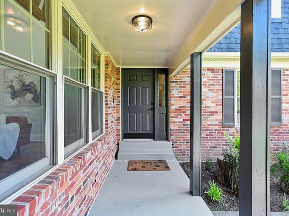 4th image of 20920 Sunnyacres Rd