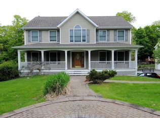 52 Winchester Dr, Monroe, NY 10950