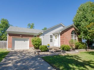 6910 Avanti Pl, Louisville, KY