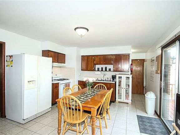 5th image of 706 Redfern Dr