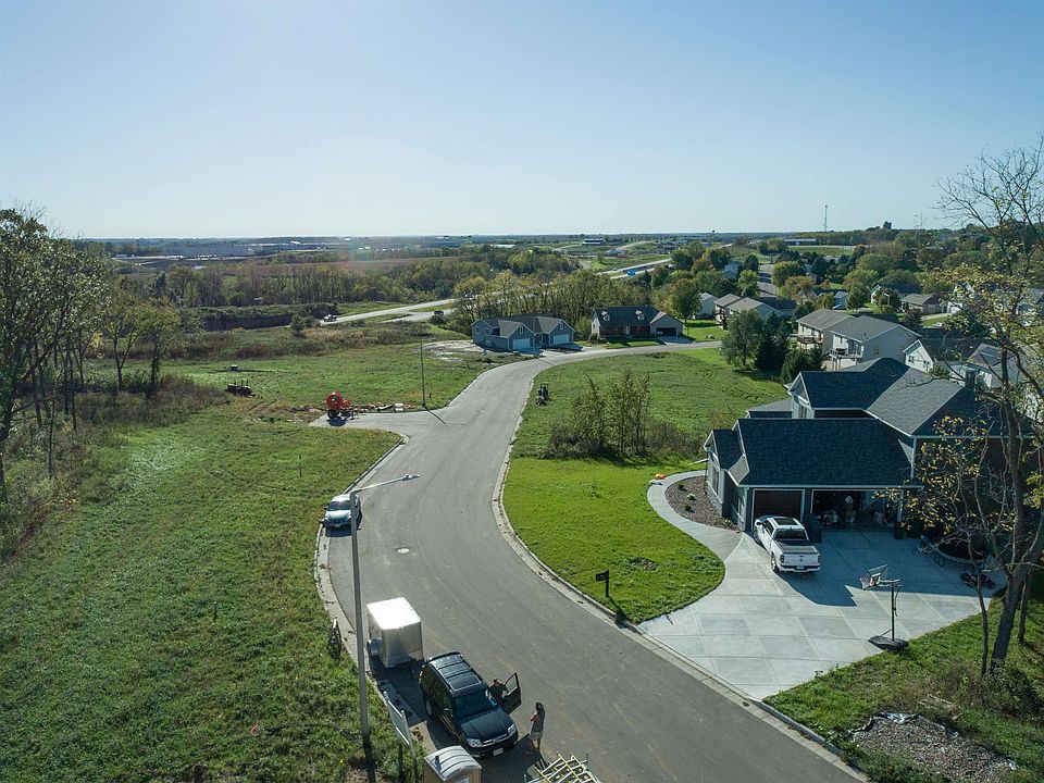 2nd image of 118 Kent Dr
