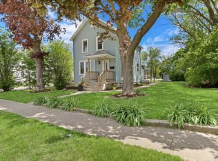 989 Victoria St, Antioch, IL 60002