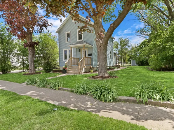 989 Victoria St, Antioch, IL 60002
